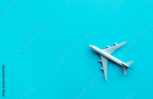 Fototapeta Model samolotu, samolot w niebieskim pastelowym kolorze