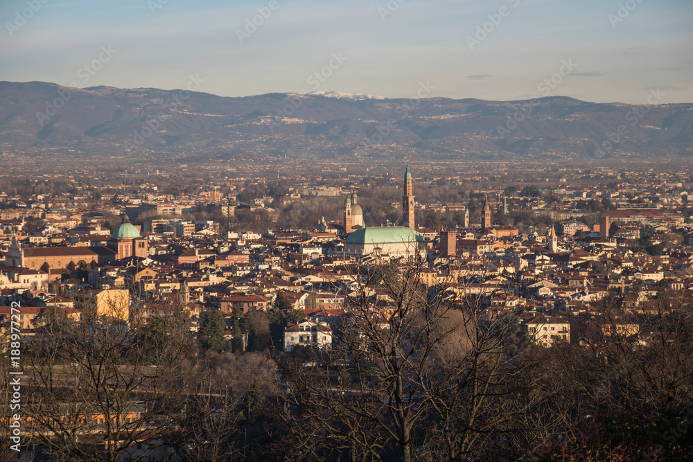 vista panoramica di Vicenza e della Basilica Palladiana