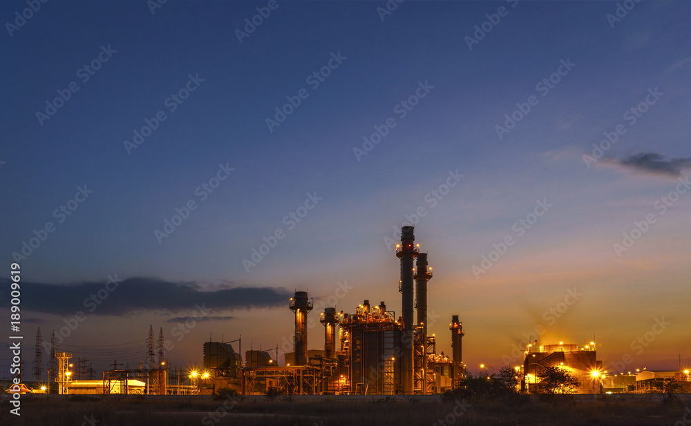 Petrochemical plant at Twilight In the industrial area Eastern Thailand.