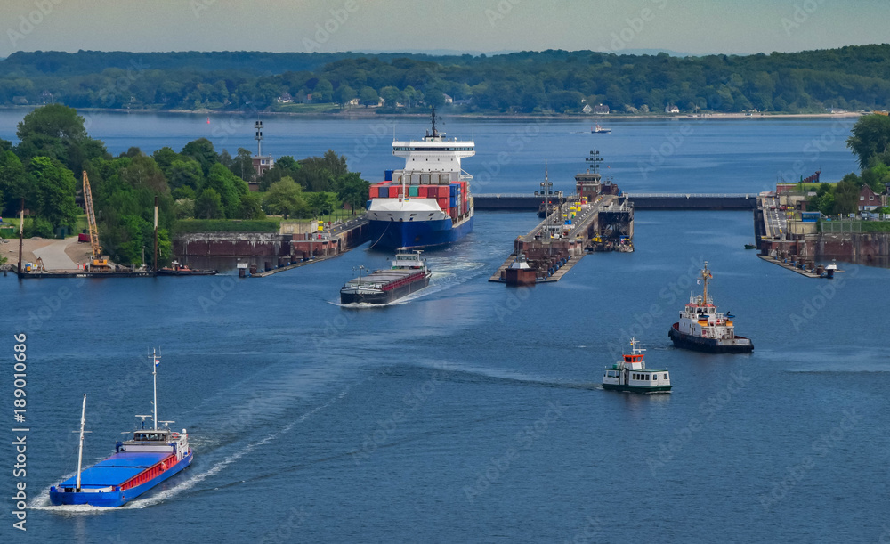 Obraz premium Ship on the Kiel Canal in Schleswig-Holstein