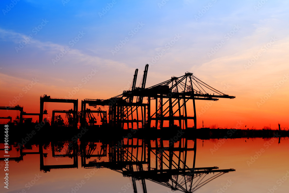 in the evening，Freight dock of container crane