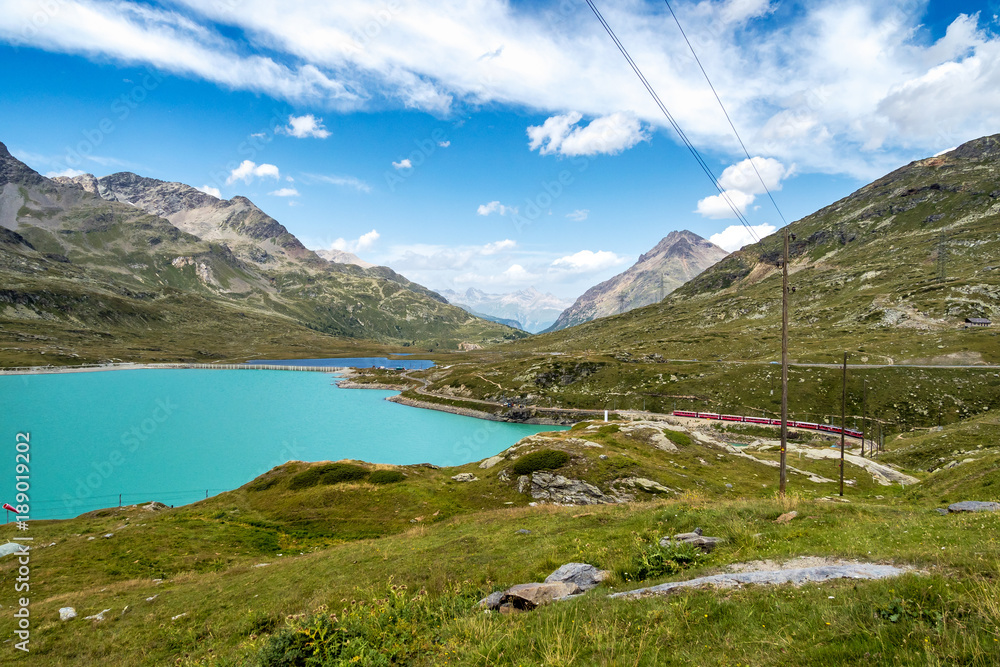 Schweiz - Eisenbahn am Bernina Hospiz