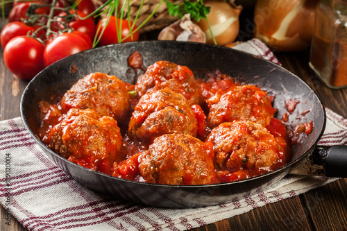 Pork meatballs with spicy tomato sauce