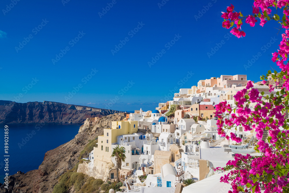 Fototapeta premium View on Oia in Santorini