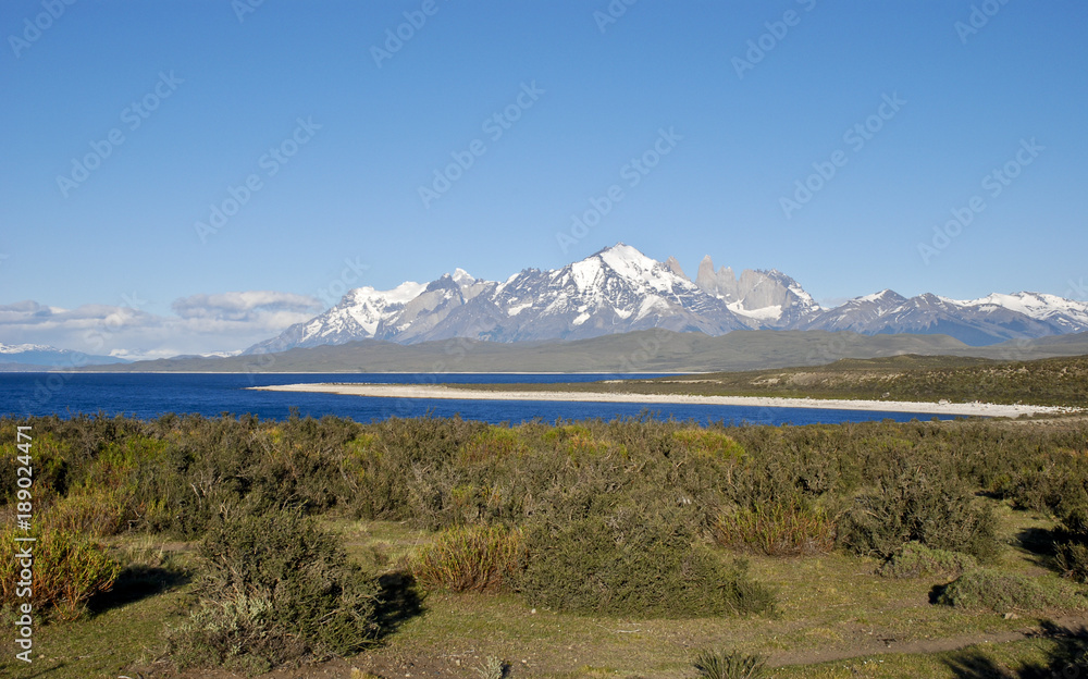 Torres del Paine viste dal lago Sarmiento - Patagonia cilena