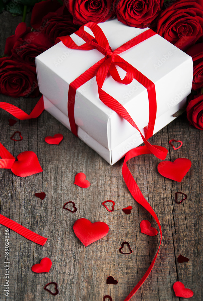 Gift box with red roses Gift box with red roses