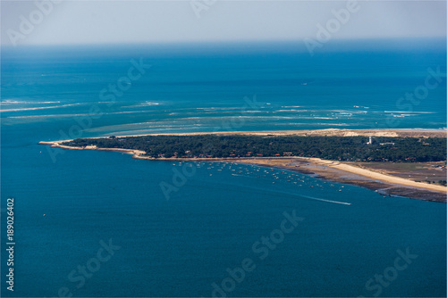 Vue aérienne du cap Ferret près d'Arcachon au sud-ouest de la France © Francois