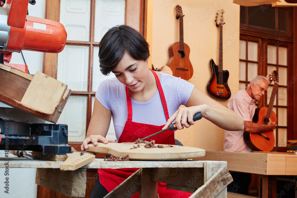Nur Ein Schreiner Kann Eine Frau Glücklich Machen Frau macht eine Ausbildung zum Schreiner Stock Photo | Adobe Stock