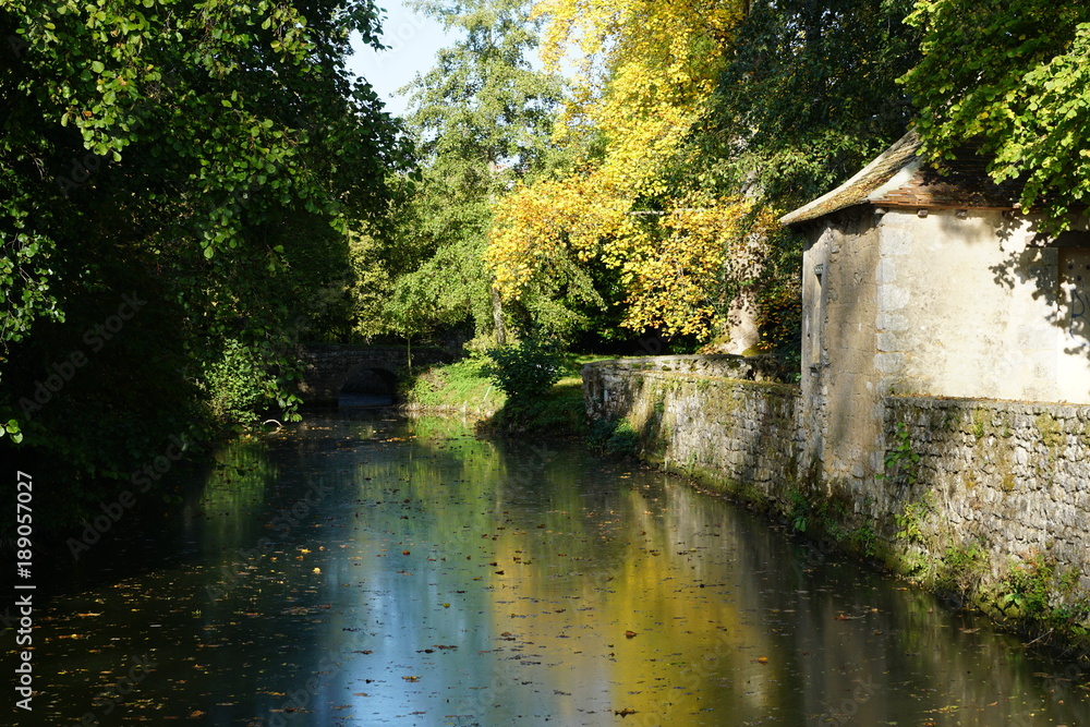 Douve autour des Fortifications de Nouaillé-Maupertuis