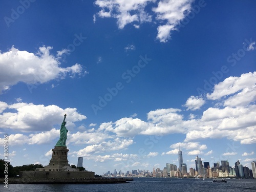 La statua e Manhattan © Renato