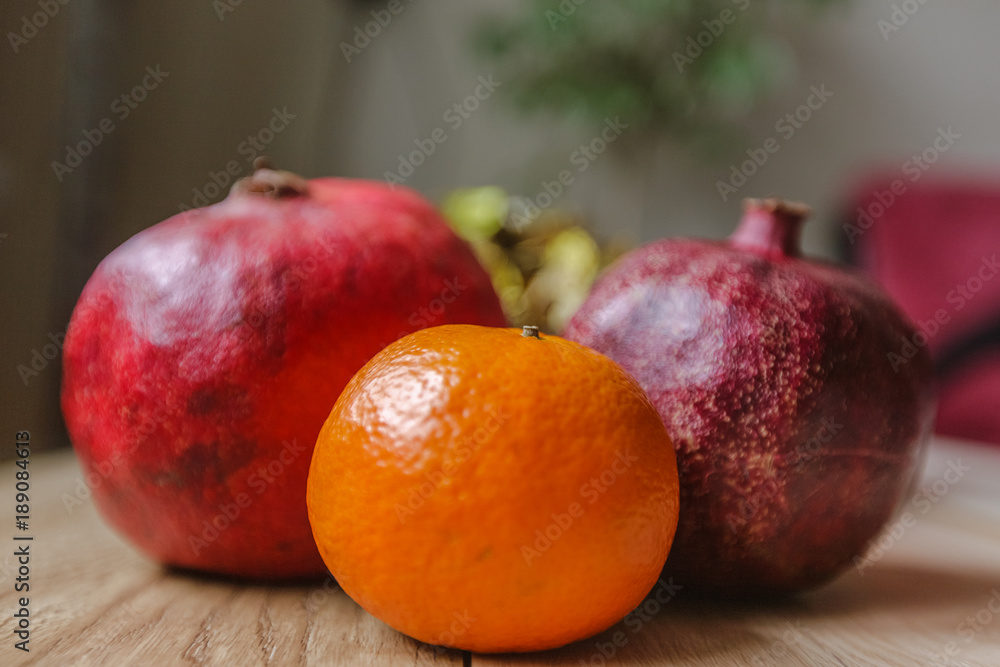 Fruit Wooden Table Grenades Mandarin Fruit Wooden Table Grenades Mandarin