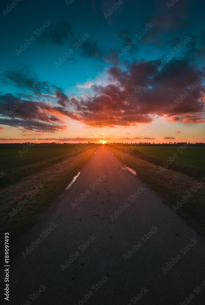 Naklejka premium Dutch landscape at sunset