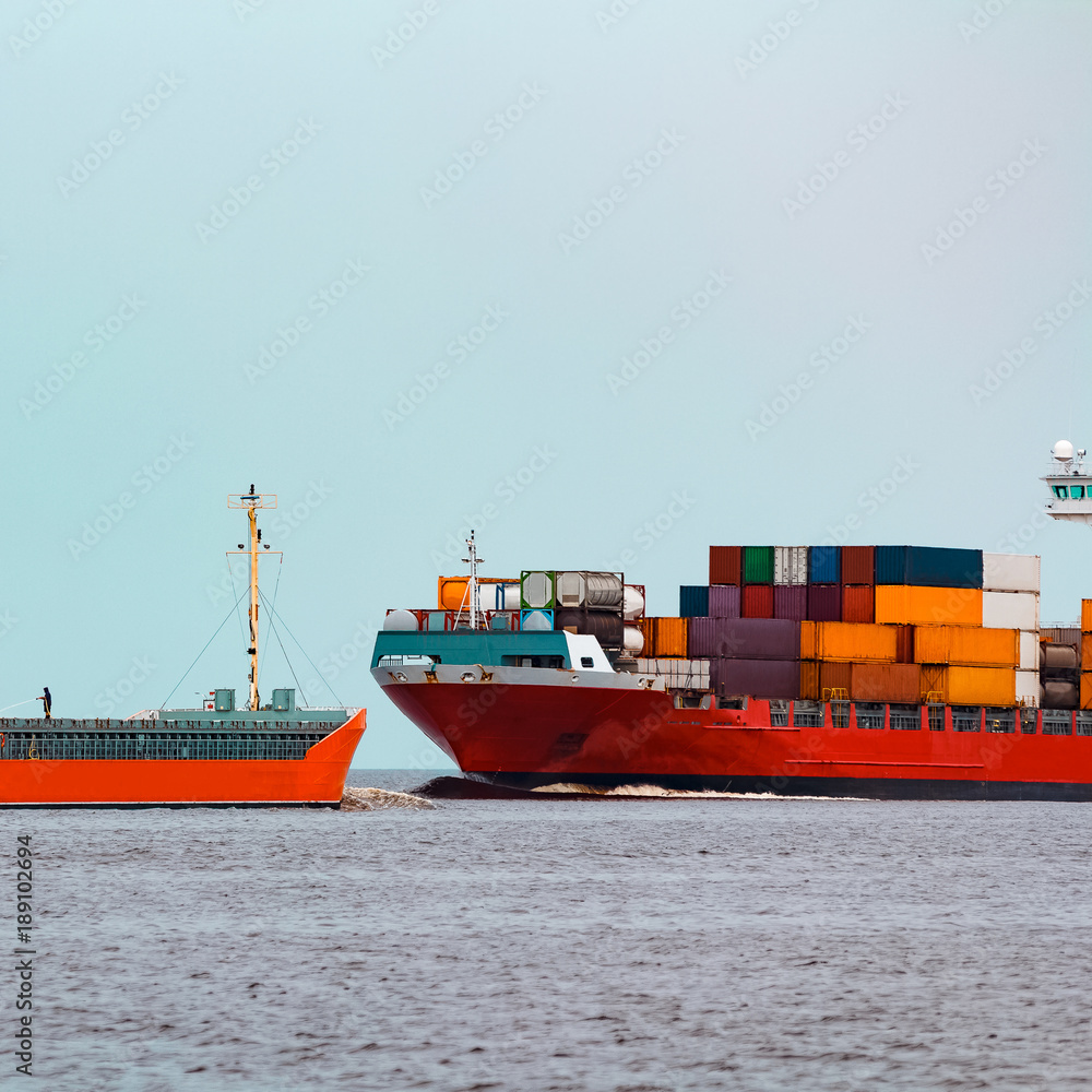 Fototapeta premium Orange cargo ship