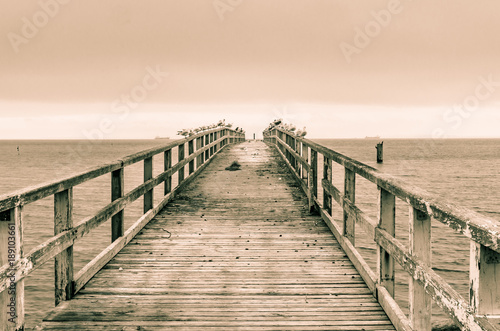 Seebrücke in Sassnitz auf Rügen in Sepia