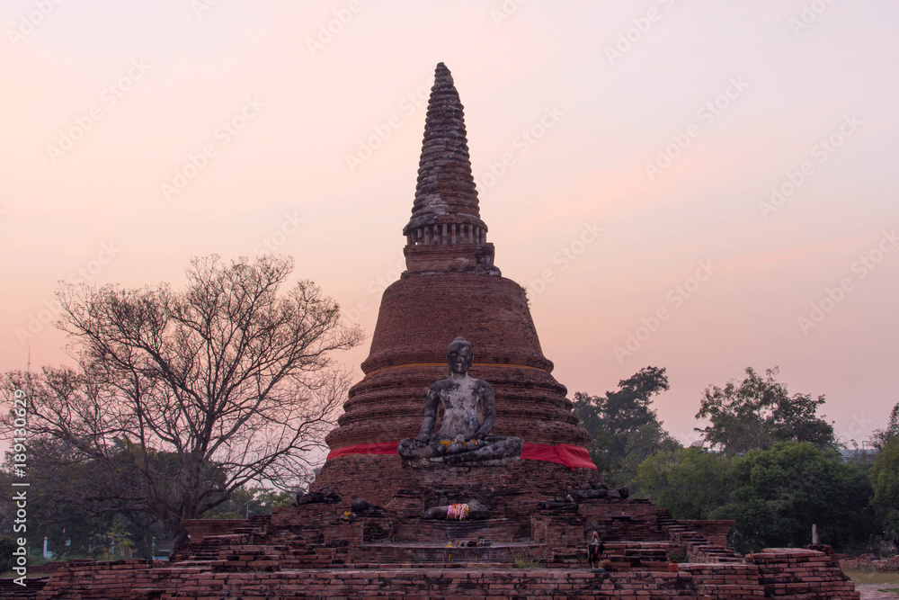 Fototapeta premium wat worachettharam at ayuthaya thailand