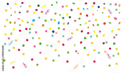 Konfettiregen mit Luftschlangen
Party Hintergrund mit Konfetti
Vektor Illustration isoliert auf weißem Hintergrund
