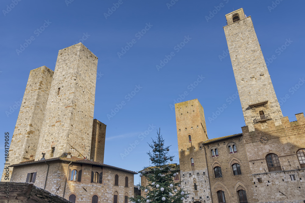 Christmas tree in Piazza Duomo, San Gimignano, Siena, Tuscany, Italy