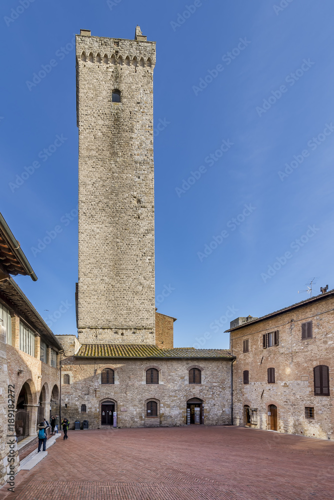 Obraz premium Pecori Square and Grossa Tower, San Gimignano, Siena, Tuscany, Italy