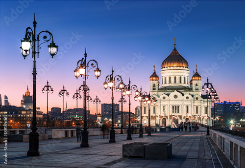 Москва. Храм Христа Спасителя. После заката