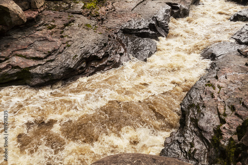 Estrecho del río Magdalena (Colombia).