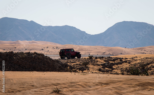 Obraz na plátne Off-roading in the rocky and sandy deserts of UAE in Fossil Rock area