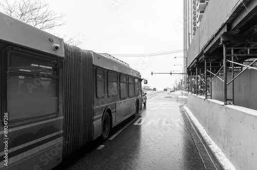 Картината върху платно Bus on a Chicago street in winter