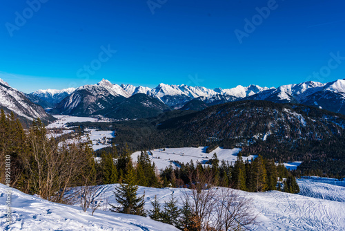 Blick von der Rauthhütte aufs Karwendel