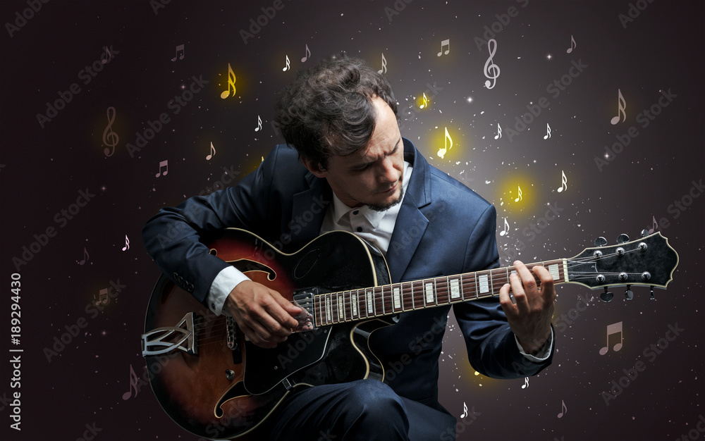 Obraz premium Falling notes with classical musician