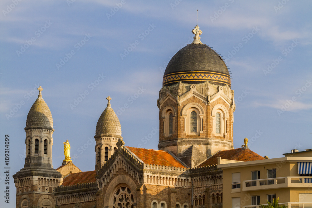 La Basilique Notre-Dame de la Victoire à Saint-Raphaël, Var