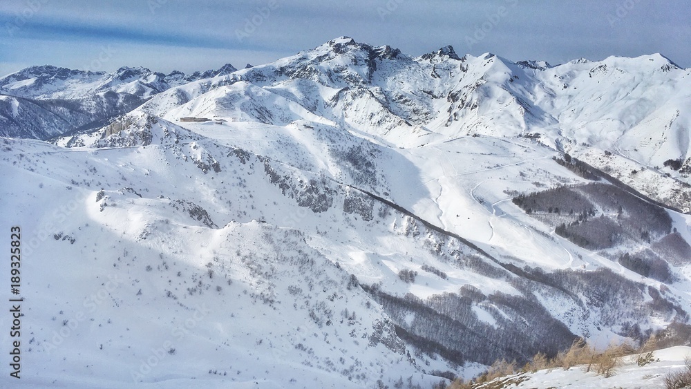 panorama invernale delle alpi Marittime