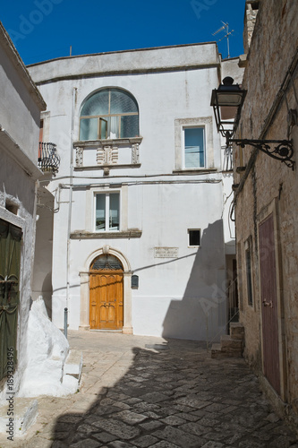 Fototapeta Naklejka Na Ścianę i Meble -  Alleyway. Ceglie Messapica. Puglia. Italy.
