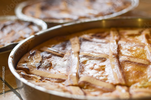 Fotografie side view of a freshly baked homemade cake (Neapolitan pastiera)