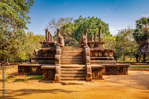 Obraz na płótnie The stairs to the Audience Hall, Ancient ruins Sri Lanka, Unesco ancient city Polonnaruwa, Sri Lanka w salonie