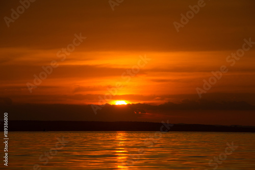 pôr do sol no mar © EDBS