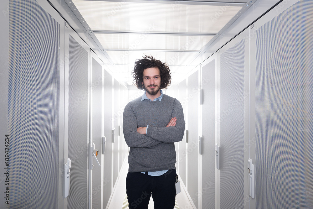 IT engeneer in datacenter IT engeneer in datacenter