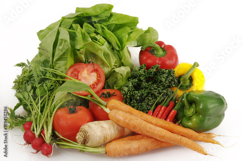Gemüse auf weißem Hintergrund