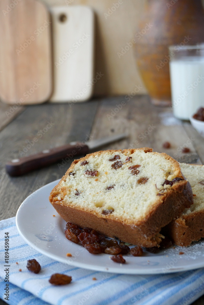 Homemade cake with raisins Homemade cake with raisins