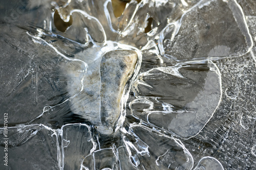 Stein mit Eisblume photo