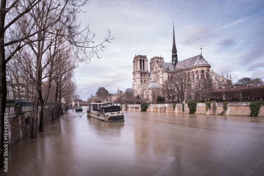 inondation crue seine inonder eau montée paris déborder environnement catastrophe naturelle inondation crue seine inonder eau montée paris déborder environnement catastrophe naturelle