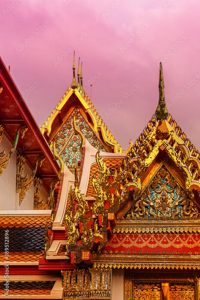 Fototapeta premium golden vaults of a Buddhist temple
