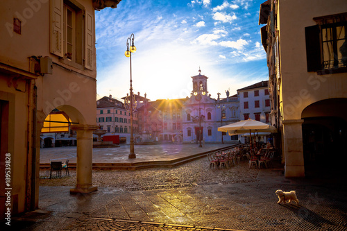 Fototapeta Naklejka Na Ścianę i Meble -  Piazza San Giacomo in Udine sunset view
