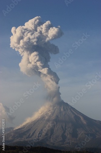 Erupcion © Emilio