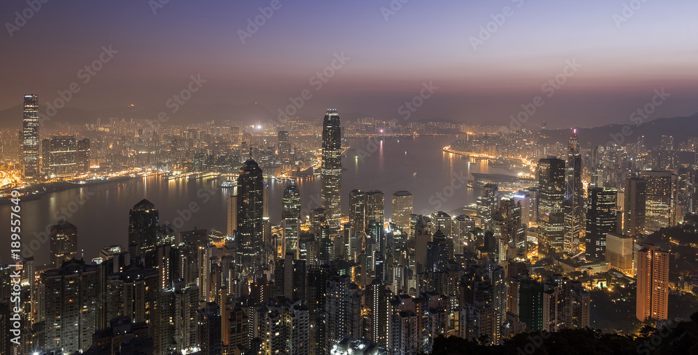 Fototapeta premium Hong Kong skyscrapers view from Victoria Peak at sunrise