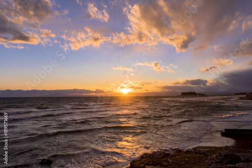 江の島海岸に沈む夕陽 © san724