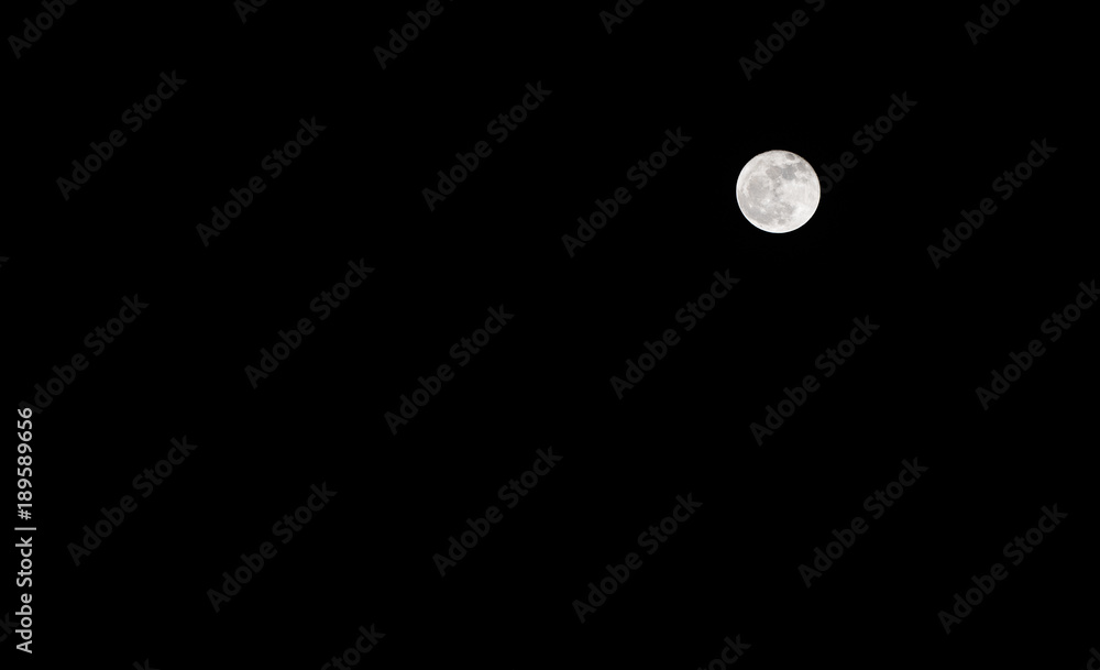 vollmond am dunklen nachthimmerl vollmond am dunklen nachthimmerl