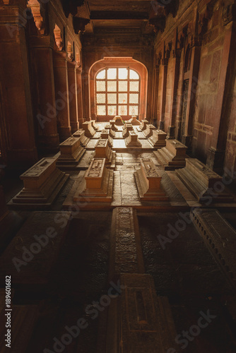 graves in the tumb of Islam Khan  Mosque of Fatehpur Sikri  Uttar Pradesh