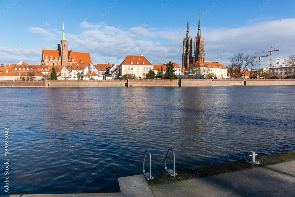 Obraz premium Tumski island and Odra river in Wroclaw, Silesia, Poland