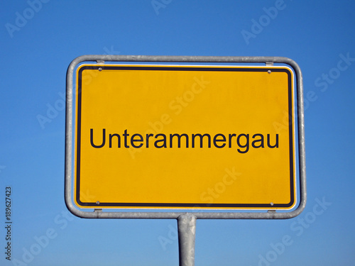 ortseingangsschild unterammergau photo