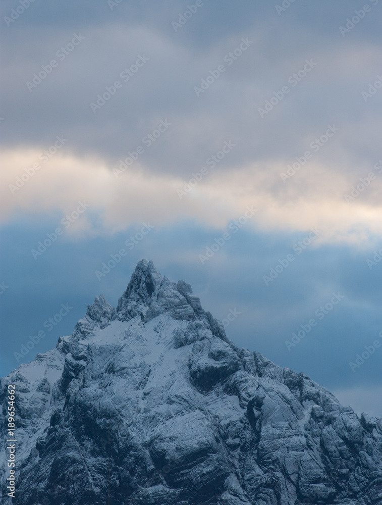 Obraz premium Snowy Mountain