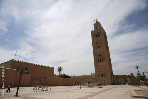 Minareto della moschea di Koutoubia situato al quarto di Medina di Marrakesh, Marocco photo